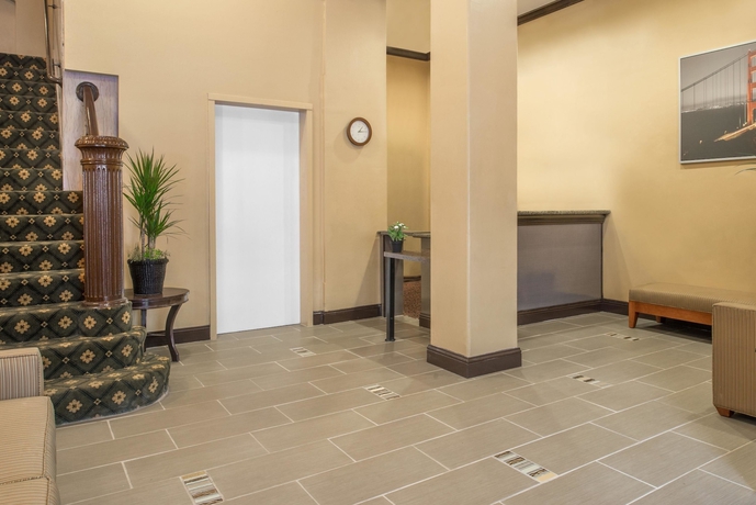 Imagen de los interiores del Hotel Super 8 By Wyndham San Francisco/union Square Area. Foto 15