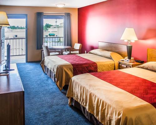 Imagen de la habitación del Hotel Super 8 By Wyndham Sandusky. Foto 4