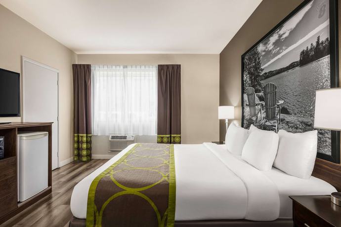 Imagen de la habitación del Hotel Super 8 By Wyndham Sarnia On. Foto 8