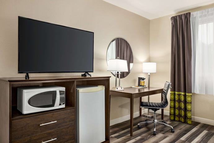 Imagen de la habitación del Hotel Super 8 By Wyndham Sarnia On. Foto 13