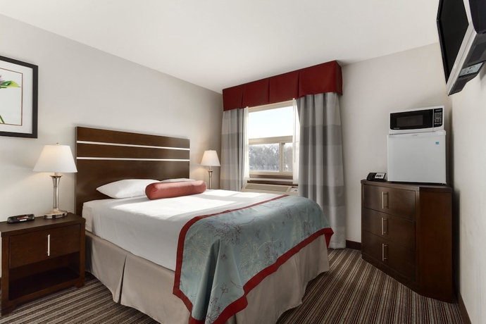 Imagen de la habitación del Hotel Super 8 By Wyndham Saskatoon Near Downtown. Foto 4