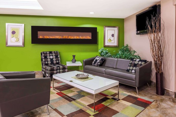 Imagen de los interiores del Hotel Super 8 By Wyndham Saskatoon Near Saskatoon Airport. Foto 17