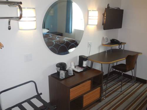 Imagen de la habitación del Hotel Super 8 By Wyndham Sault Ste. Marie. Foto 7