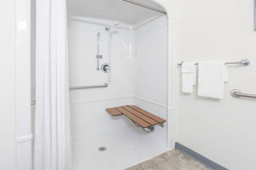 Imagen de la habitación del Hotel Super 8 By Wyndham Sault Ste. Marie. Foto 13