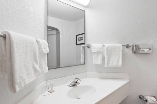 Imagen de la habitación del Hotel Super 8 By Wyndham Sault Ste. Marie. Foto 16