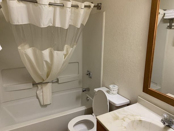 Imagen de la habitación del Hotel Super 8 By Wyndham Shakopee. Foto 9