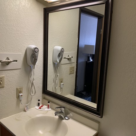 Imagen de la habitación del Hotel Super 8 By Wyndham Shakopee. Foto 10