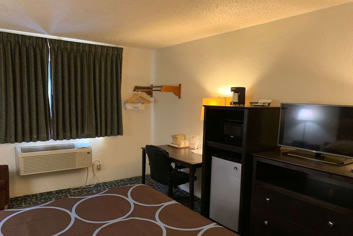 Imagen de la habitación del Hotel Super 8 By Wyndham Shakopee. Foto 11