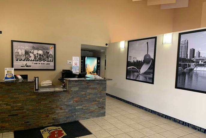 Imagen de los interiores del Hotel Super 8 By Wyndham Shakopee. Foto 16