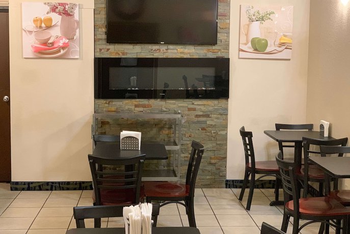 Imagen del bar/restaurante del Hotel Super 8 By Wyndham Shakopee. Foto 4