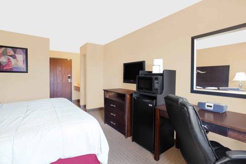 Imagen de la habitación del Hotel Super 8 By Wyndham Sheboygan Wi. Foto 3