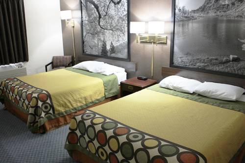 Imagen de la habitación del Hotel Super 8 By Wyndham Shelton. Foto 8