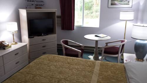 Imagen de la habitación del Hotel Super 8 By Wyndham Shelton. Foto 9