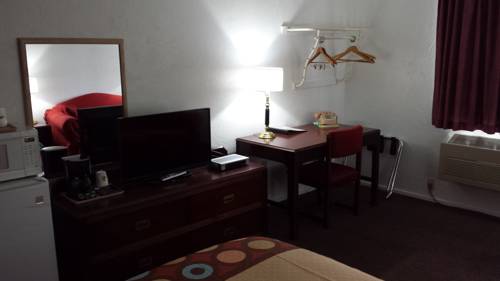 Imagen de la habitación del Hotel Super 8 By Wyndham Shelton. Foto 11