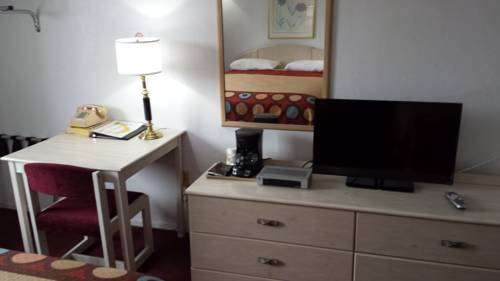 Imagen de la habitación del Hotel Super 8 By Wyndham Shelton. Foto 12