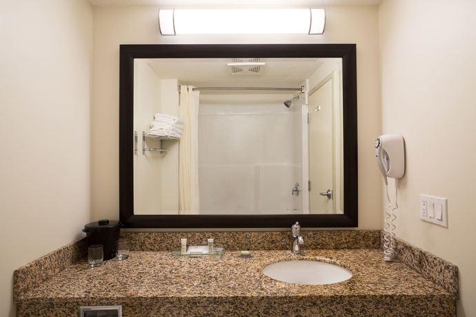 Imagen de la habitación del Hotel Super 8 By Wyndham Sherwood Park/edmonton Area. Foto 5