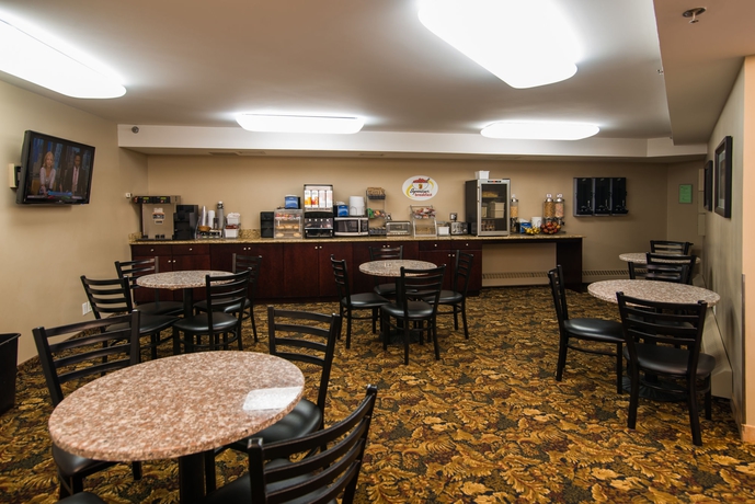 Imagen del bar/restaurante del Hotel Super 8 By Wyndham Sherwood Park/edmonton Area. Foto 2