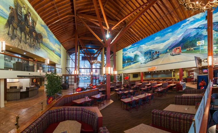 Imagen del bar/restaurante del Hotel Super 8 By Wyndham Sherwood Park/edmonton Area. Foto 3