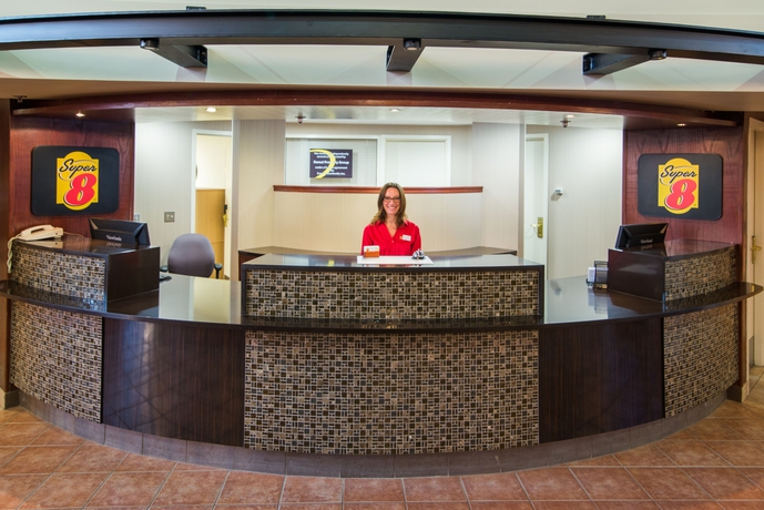 Imagen de los interiores del Hotel Super 8 By Wyndham Sherwood Park/edmonton Area. Foto 14