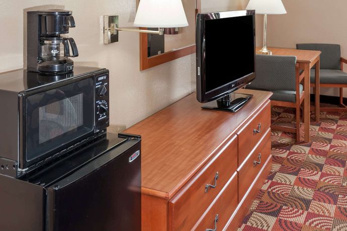 Imagen de la habitación del Hotel Super 8 By Wyndham Shipshewana. Foto 7