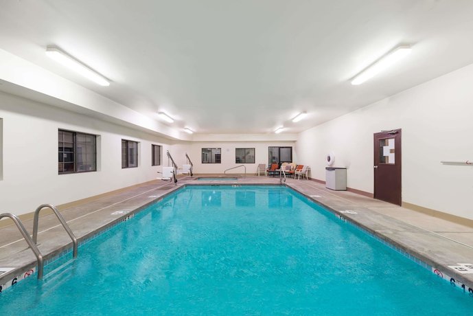 Imagen de la piscina del Hotel Super 8 By Wyndham Show Low. Foto 20