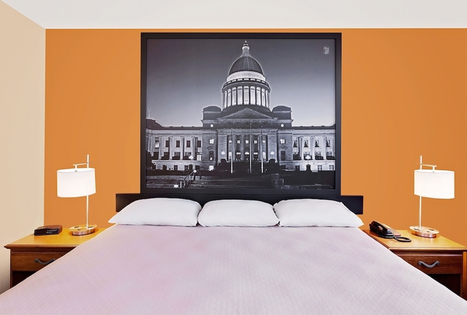 Imagen de la habitación del Hotel Super 8 By Wyndham Siloam Springs. Foto 11