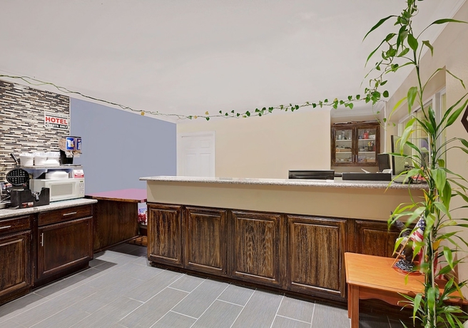 Imagen de los interiores del Hotel Super 8 By Wyndham Siloam Springs. Foto 16