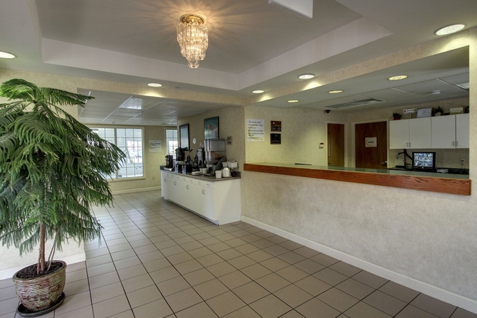 Imagen de los interiores del Hotel Super 8 By Wyndham Smithfield/selma. Foto 17