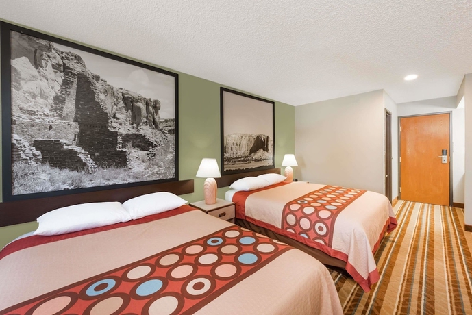 Imagen de la habitación del Hotel Super 8 By Wyndham Socorro. Foto 11