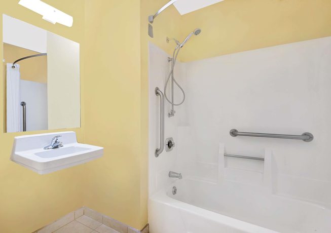 Imagen de la habitación del Hotel Super 8 By Wyndham Somerset. Foto 8