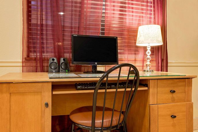 Imagen de los interiores del Hotel Super 8 By Wyndham Somerset. Foto 20