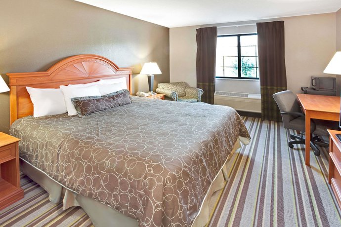 Imagen de la habitación del Hotel Super 8 By Wyndham South Bend. Foto 6