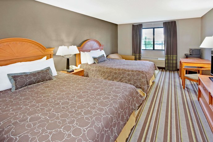 Imagen de la habitación del Hotel Super 8 By Wyndham South Bend. Foto 12