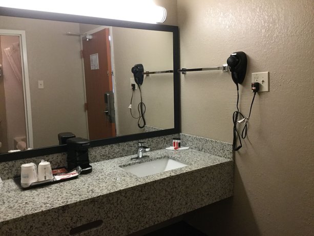 Imagen de la habitación del Hotel Super 8 By Wyndham South Holland. Foto 4