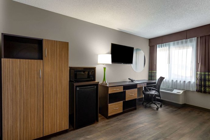 Imagen de la habitación del Hotel Super 8 By Wyndham South Holland. Foto 9
