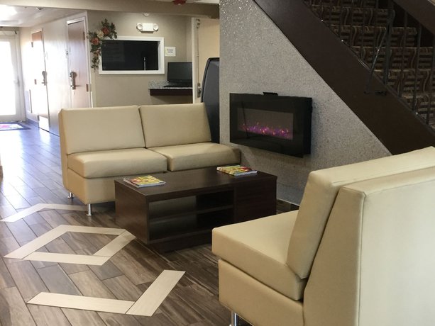 Imagen de los interiores del Hotel Super 8 By Wyndham South Holland. Foto 19