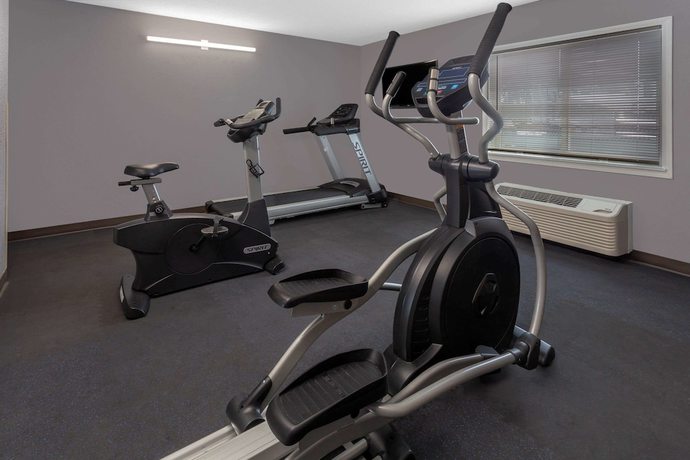 Imagen de los interiores del Hotel Super 8 By Wyndham South Holland. Foto 20