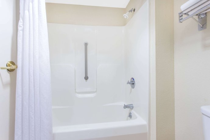 Imagen de la habitación del Hotel Super 8 By Wyndham Spartanburg/i-26 Exit 22. Foto 10