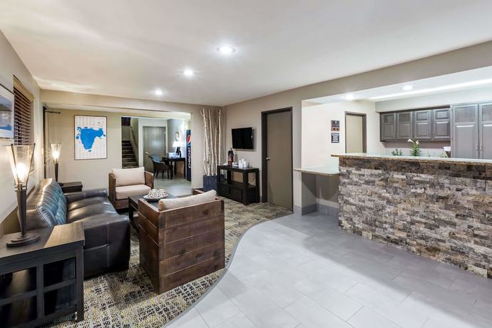 Imagen de los interiores del Hotel Super 8 By Wyndham Spirit Lake/okoboji. Foto 19