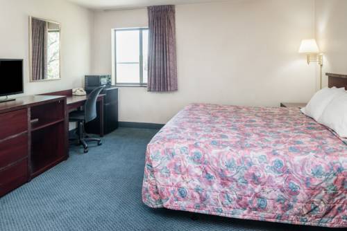 Imagen de la habitación del Hotel Super 8 By Wyndham Spokane Valley. Foto 10
