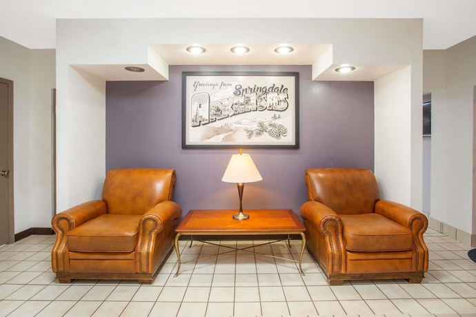 Imagen de los interiores del Hotel Super 8 By Wyndham Springdale Ar. Foto 12
