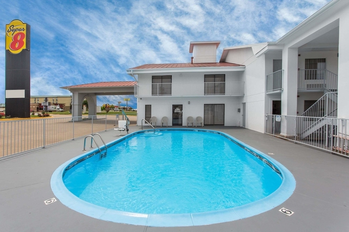 Imagen de la piscina del Hotel Super 8 By Wyndham Springdale Ar. Foto 16