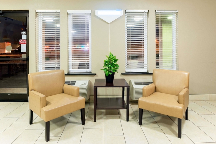 Imagen de los interiores del Hotel Super 8 By Wyndham Springfield East. Foto 13