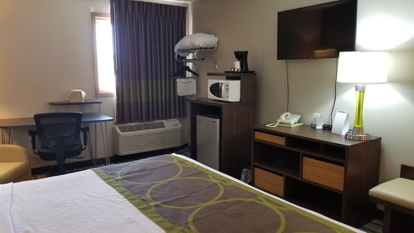 Imagen de la habitación del Hotel Super 8 By Wyndham St. Cloud. Foto 8