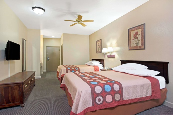 Imagen de la habitación del Hotel Super 8 By Wyndham St. Louis Airport. Foto 8