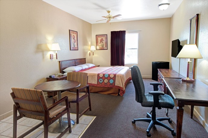 Imagen de la habitación del Hotel Super 8 By Wyndham St. Louis Airport. Foto 13