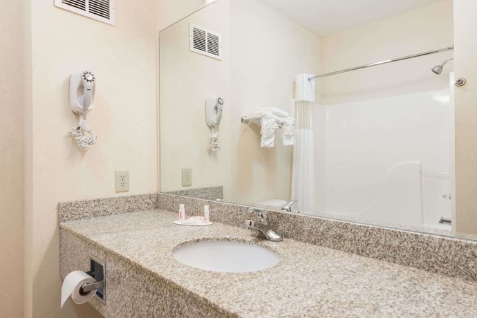 Imagen de la habitación del Hotel Super 8 By Wyndham St Robert Ft Leonard Wood Area. Foto 4