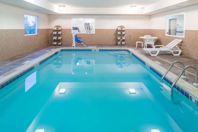 Imagen de la piscina del Hotel Super 8 By Wyndham St Robert Ft Leonard Wood Area. Foto 16