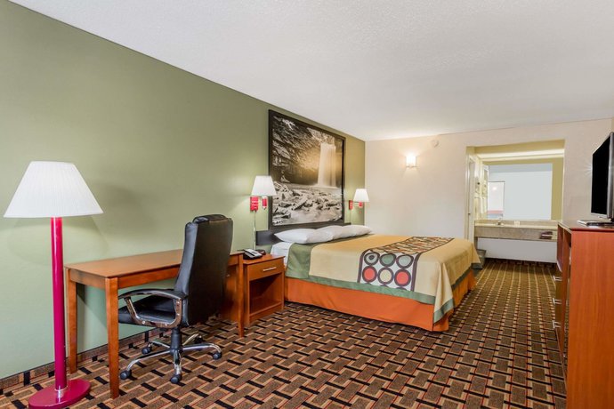 Imagen de la habitación del Hotel Super 8 By Wyndham Stafford. Foto 7
