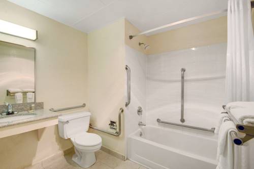 Imagen de la habitación del Hotel Super 8 By Wyndham Stamford/new York City Area. Foto 6